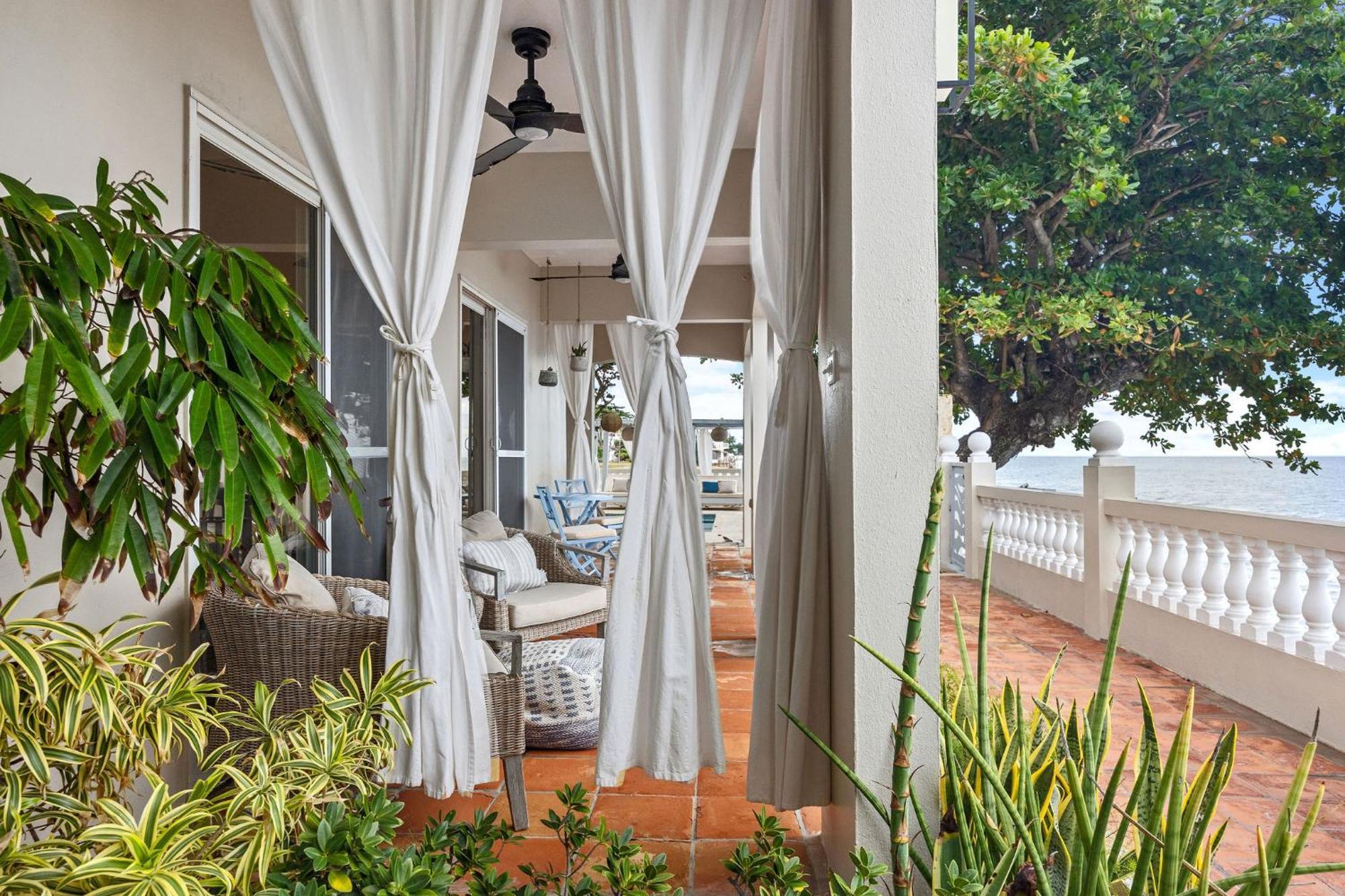 Tres Sirenas Beach Inn Rincon Exterior photo